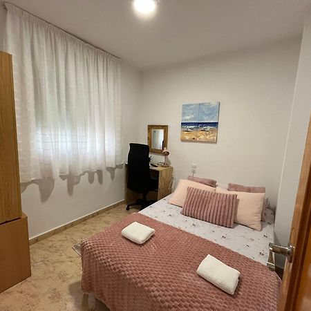 Apartamento Compartido - Solo El Dormitorio Es Privado ตอร์เรเวียคา ภายนอก รูปภาพ