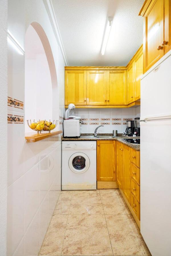 Apartamento Compartido - Solo El Dormitorio Es Privado ตอร์เรเวียคา ภายนอก รูปภาพ
